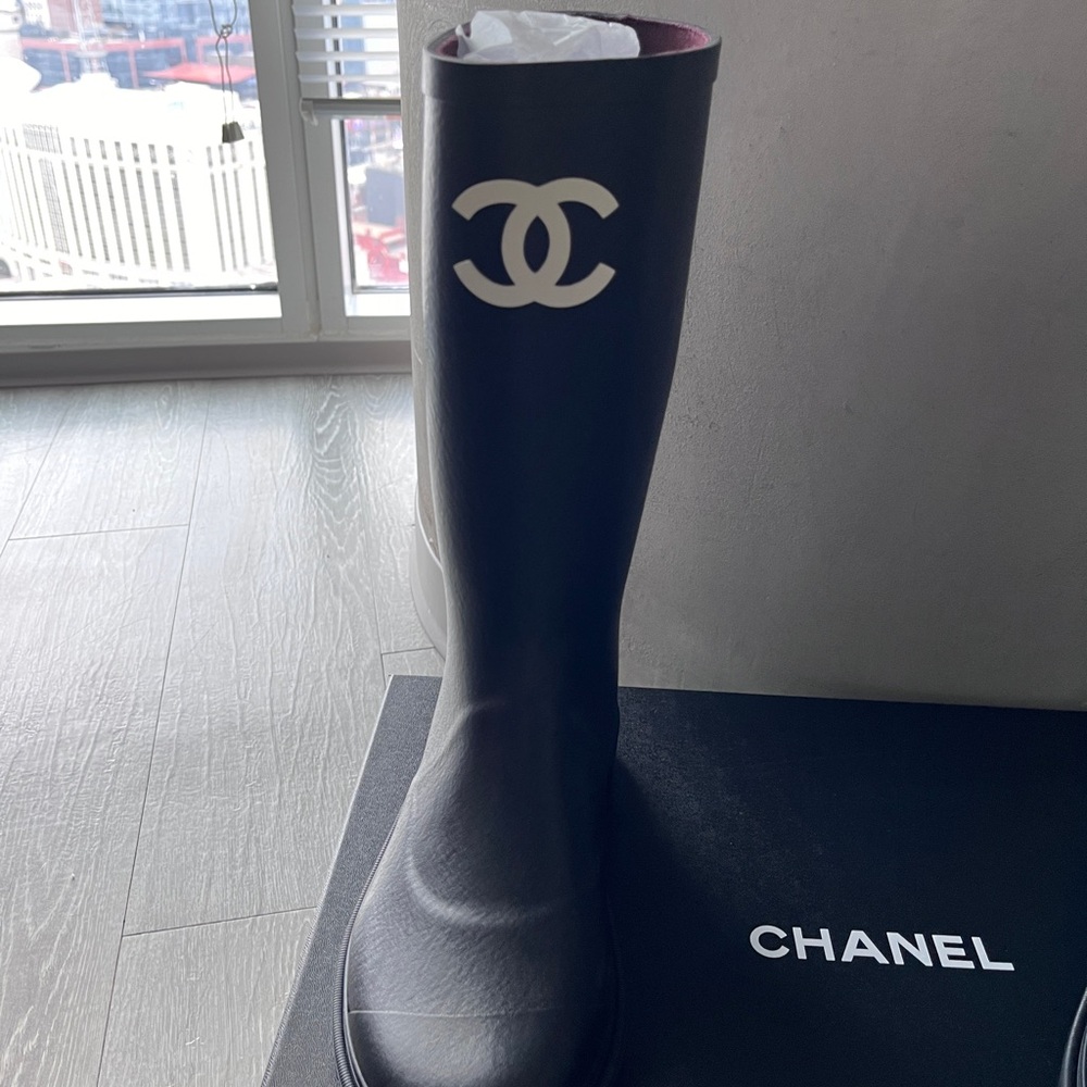 Chanel Black Rain Boots - Picture 3 of 15